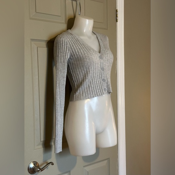 AERIE Heather Grey Essential Ribbed Cropped Cardigan - Size Small - Picture 3 of 7